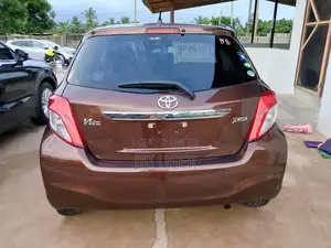 Toyota Vitz 1.3 AWD 5dr 2012 Brown