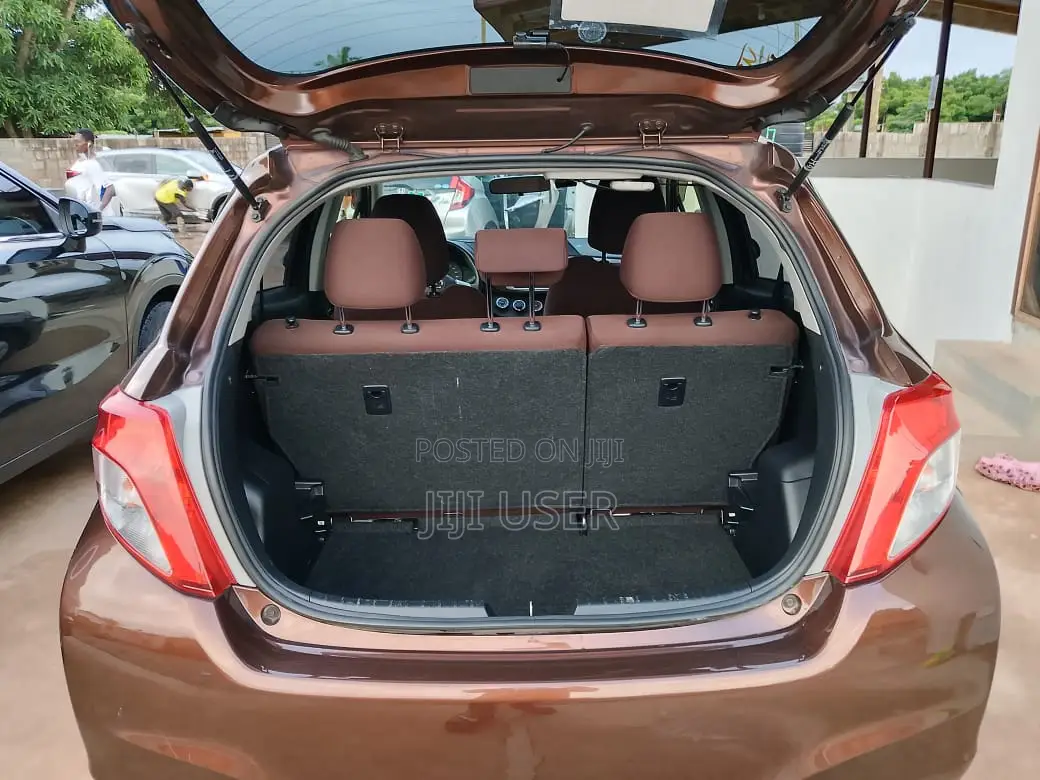 Toyota Vitz 1.3 AWD 5dr 2012 Brown