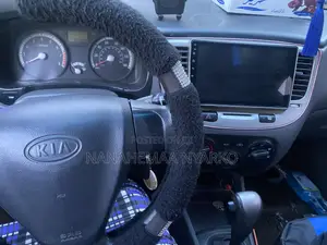 Kia Rio 1.6 LX 2009 Gold