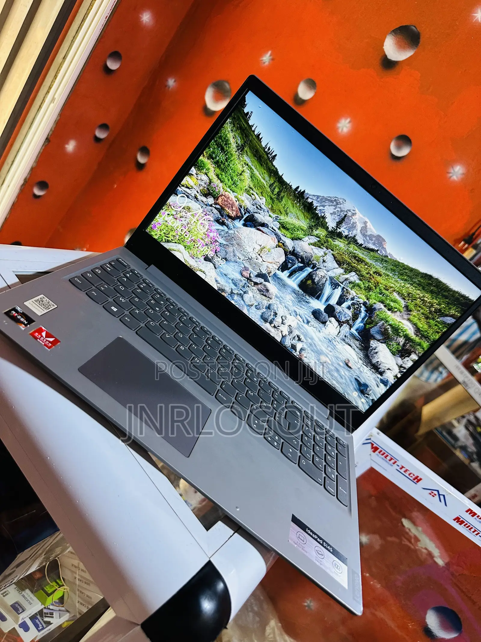Laptop Lenovo Ideapad S145-15 4GB AMD Ryzen 7 SSHD+SSD 256GB