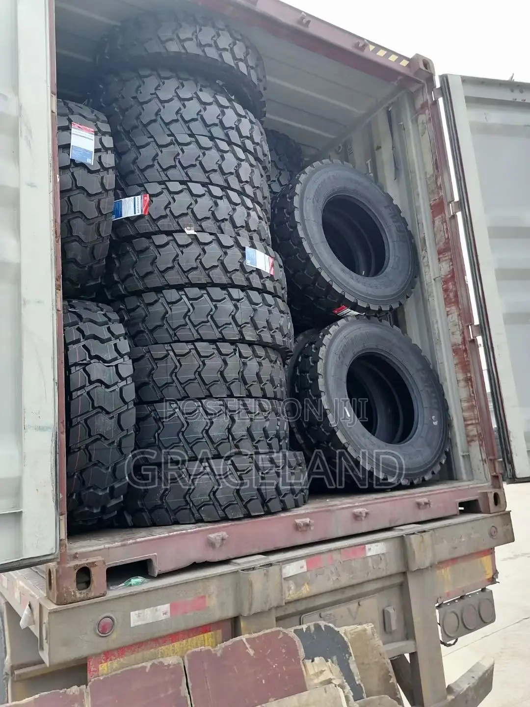 This Is Original Bridgestone Tires 295/80/22.5 for Long Vehicles