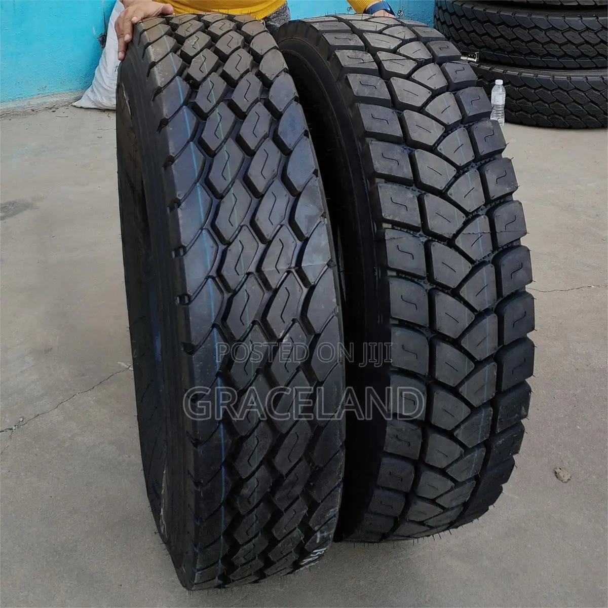 This Is Original Bridgestone Tires 295/80/22.5 for Long Vehicles