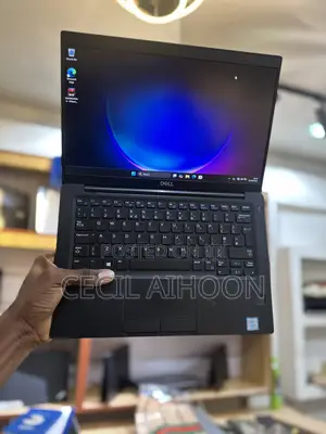 Laptop Dell Latitude 7390 8GB Intel Core i5 SSD 256GB
