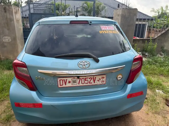 Toyota Vitz 1.0 FWD 3dr 2016 Blue