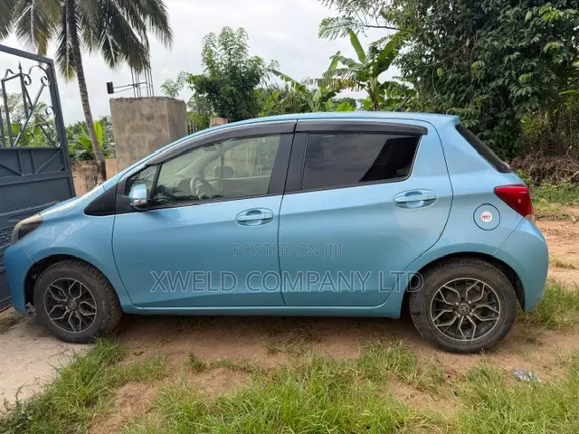 Toyota Vitz 1.0 FWD 3dr 2016 Blue