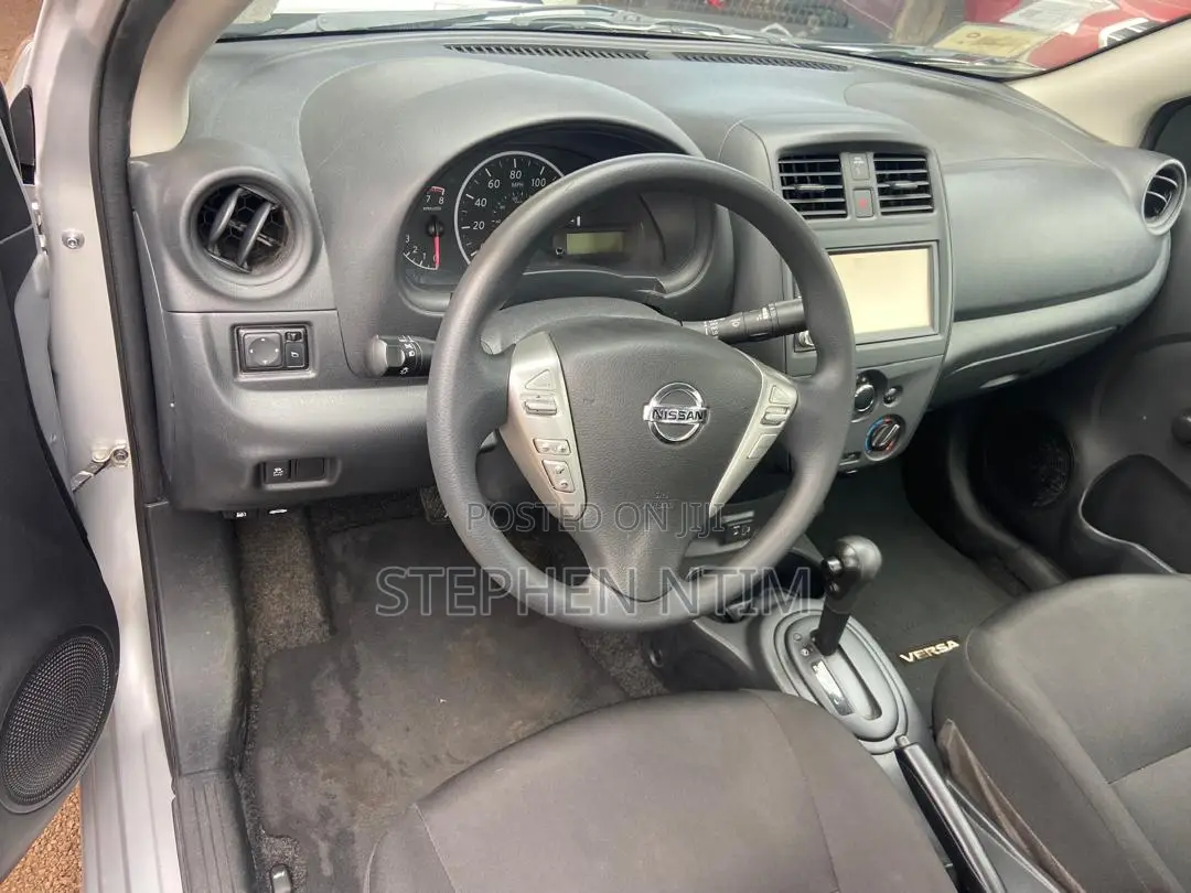 Nissan Versa 1.6 S 2019 Gray
