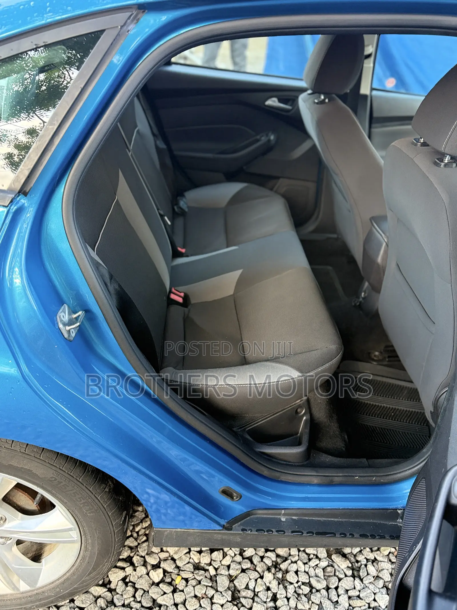 Ford Focus SE 4dr Sedan (2.0L 4cyl 5M) 2014 Blue