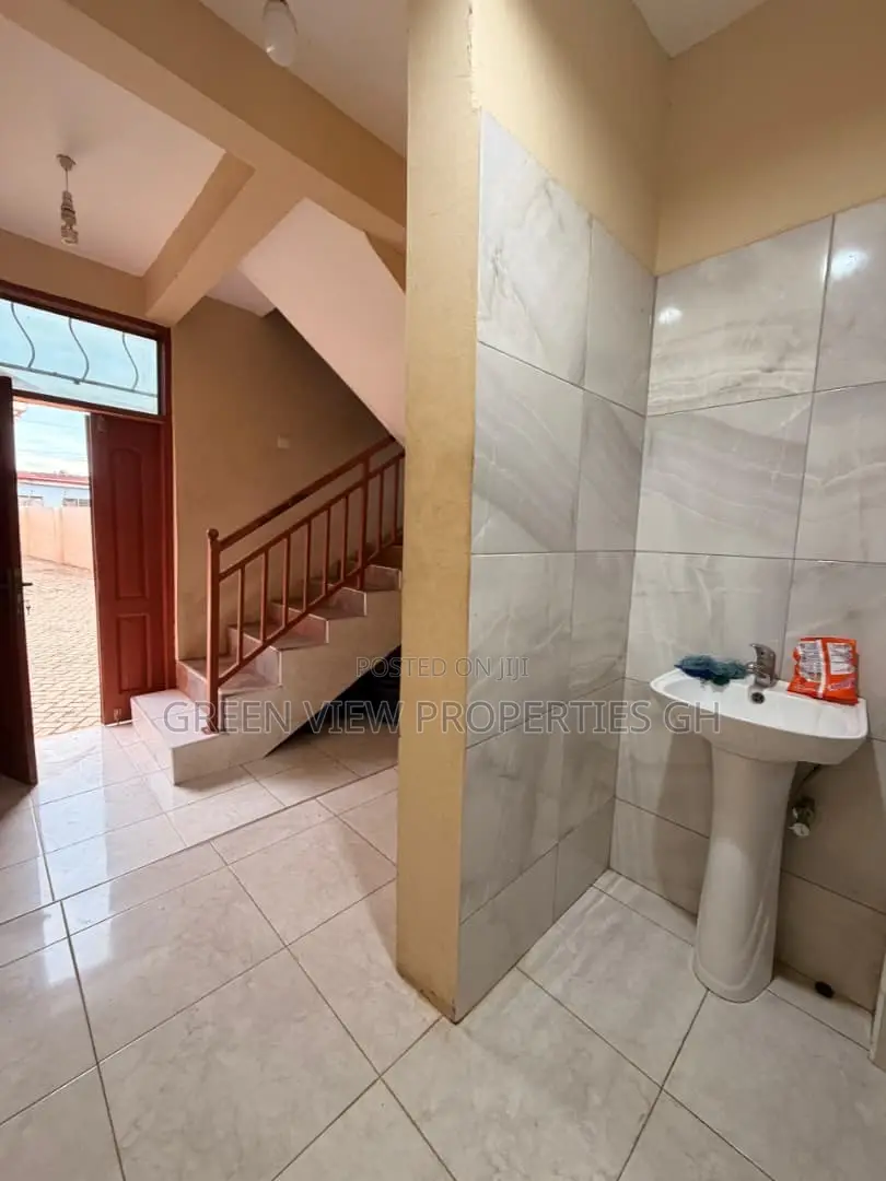 1bdrm Apartment in West Hills Mall Area for rent