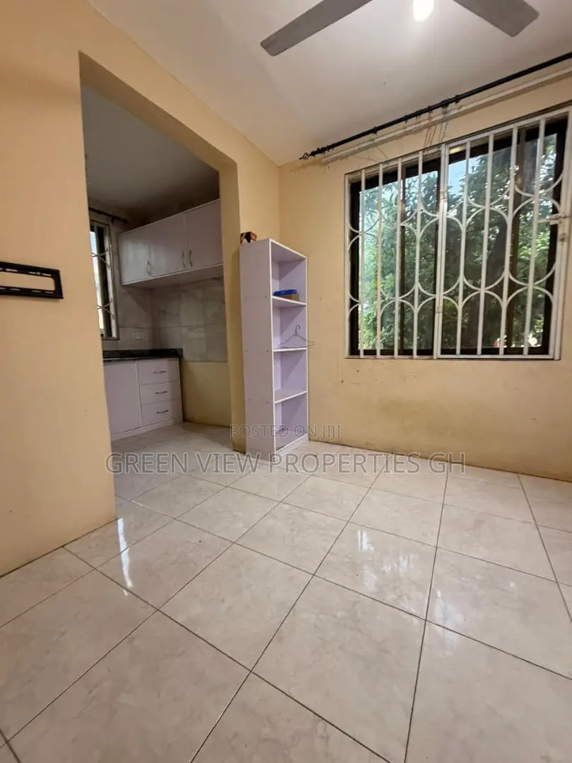 1bdrm Apartment in West Hills Mall Area for rent