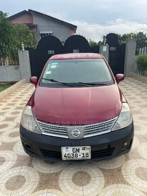Nissan Versa 2011 Red