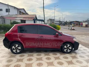 Nissan Versa 2011 Red
