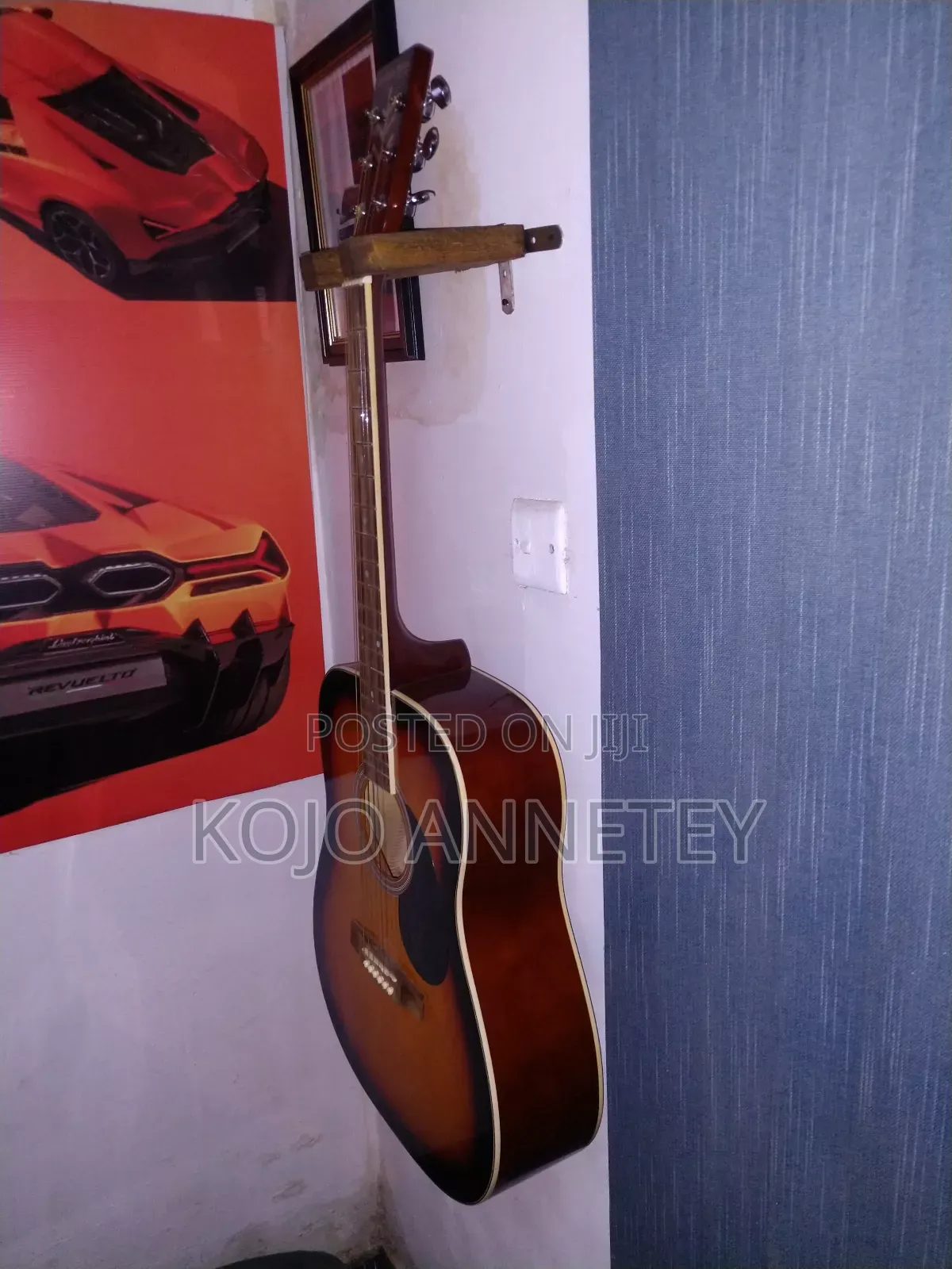 Acoustic Guitar Selling