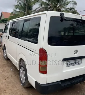 Toyota HiAce 2010 White