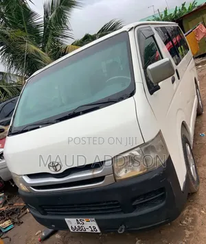 Toyota HiAce 2010 White