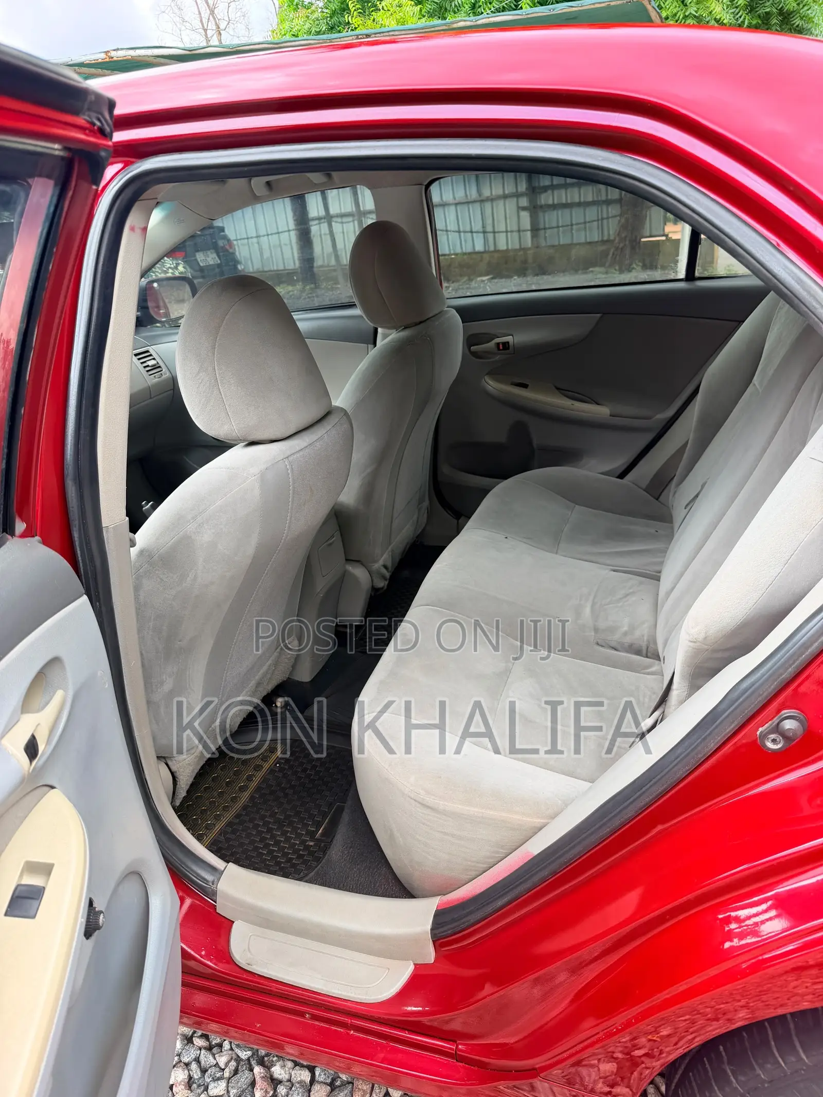 Toyota Corolla Base 4dr Sedan (1.8L 4cyl 5M) 2010 Red