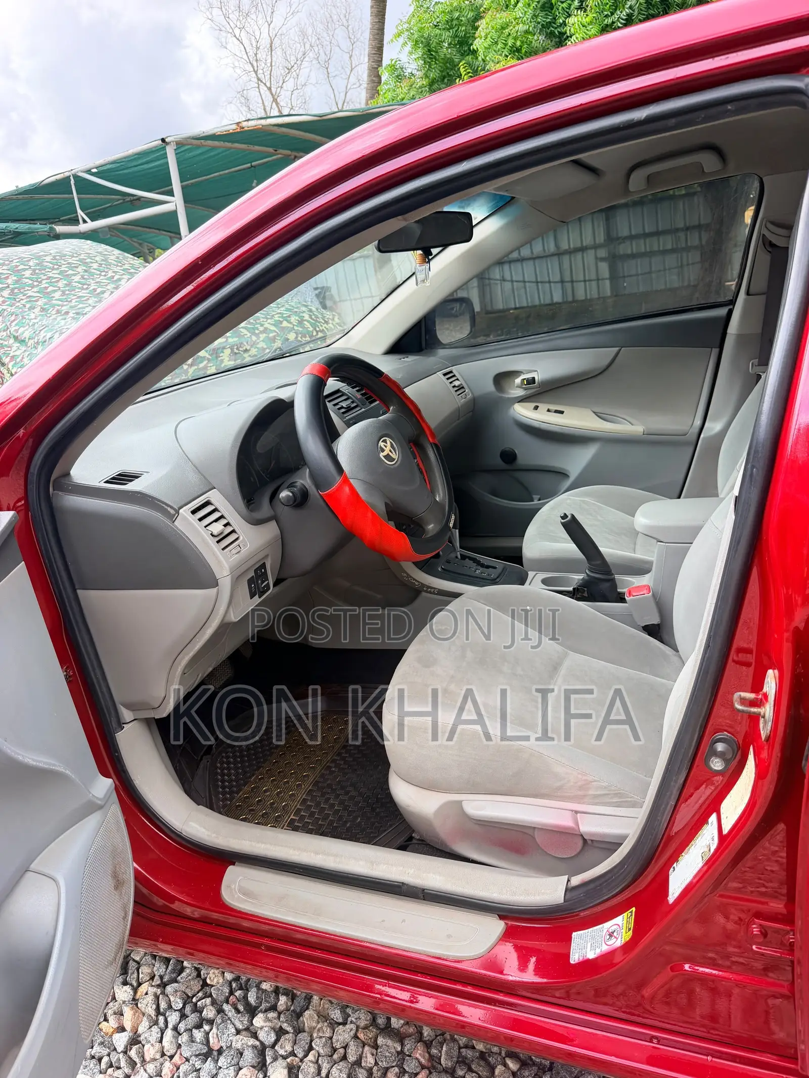Toyota Corolla Base 4dr Sedan (1.8L 4cyl 5M) 2010 Red