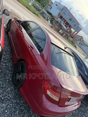 Mercedes-Benz C250 2013 Red