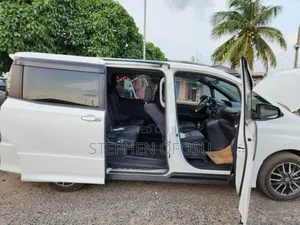 Toyota Voxy 2015 White