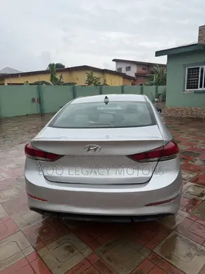 Hyundai Elantra 2018 Silver