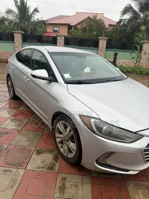 Hyundai Elantra 2018 Silver