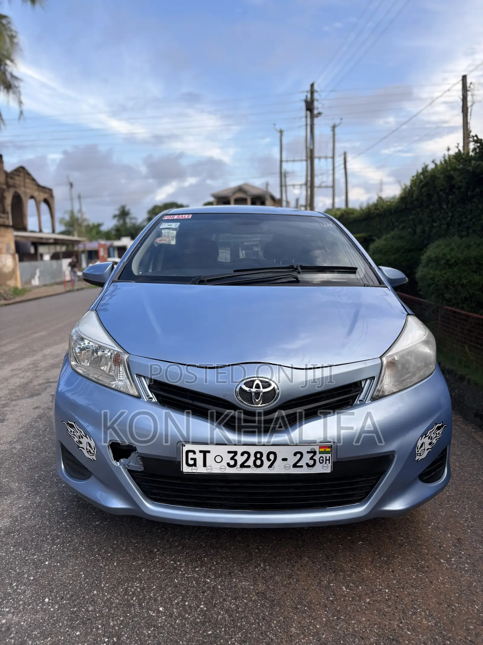 Toyota Vitz 1.3 FWD 5dr 2012 Blue
