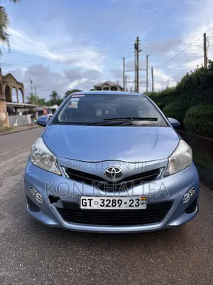 Toyota Vitz 1.3 FWD 5dr 2012 Blue