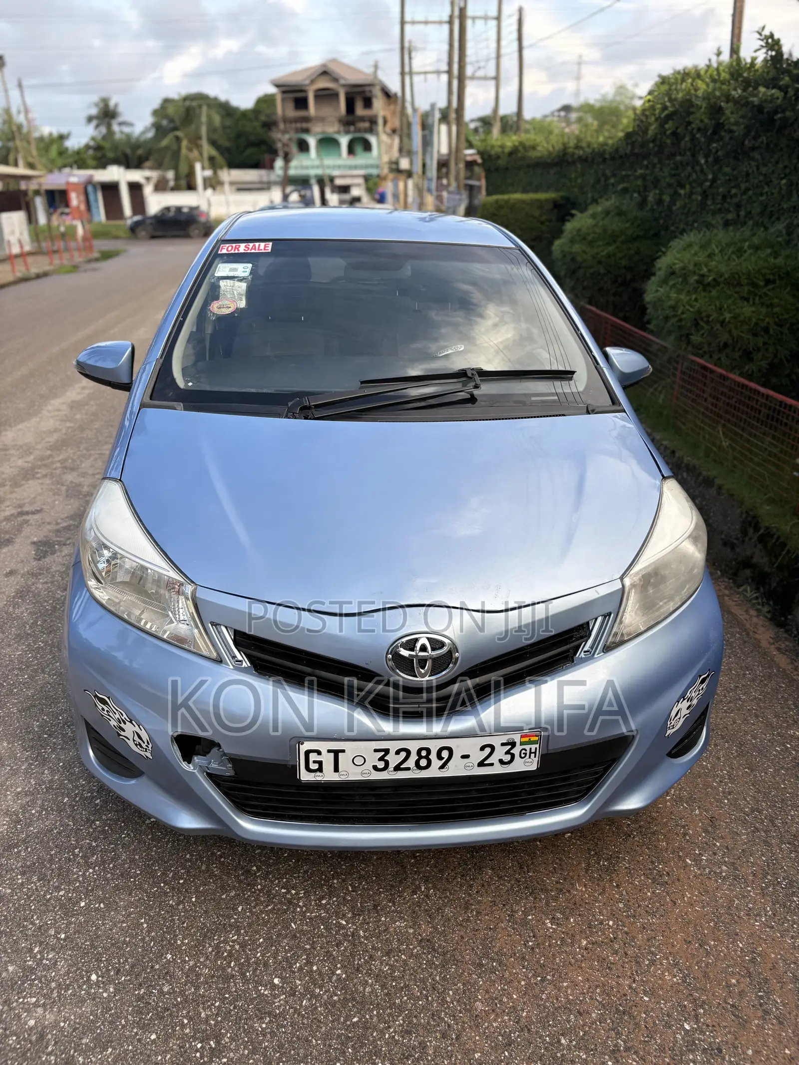 Toyota Vitz 1.3 FWD 5dr 2012 Blue