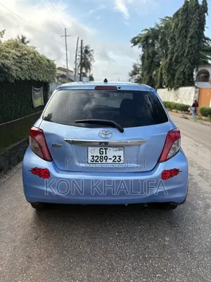 Toyota Vitz 1.3 FWD 5dr 2012 Blue
