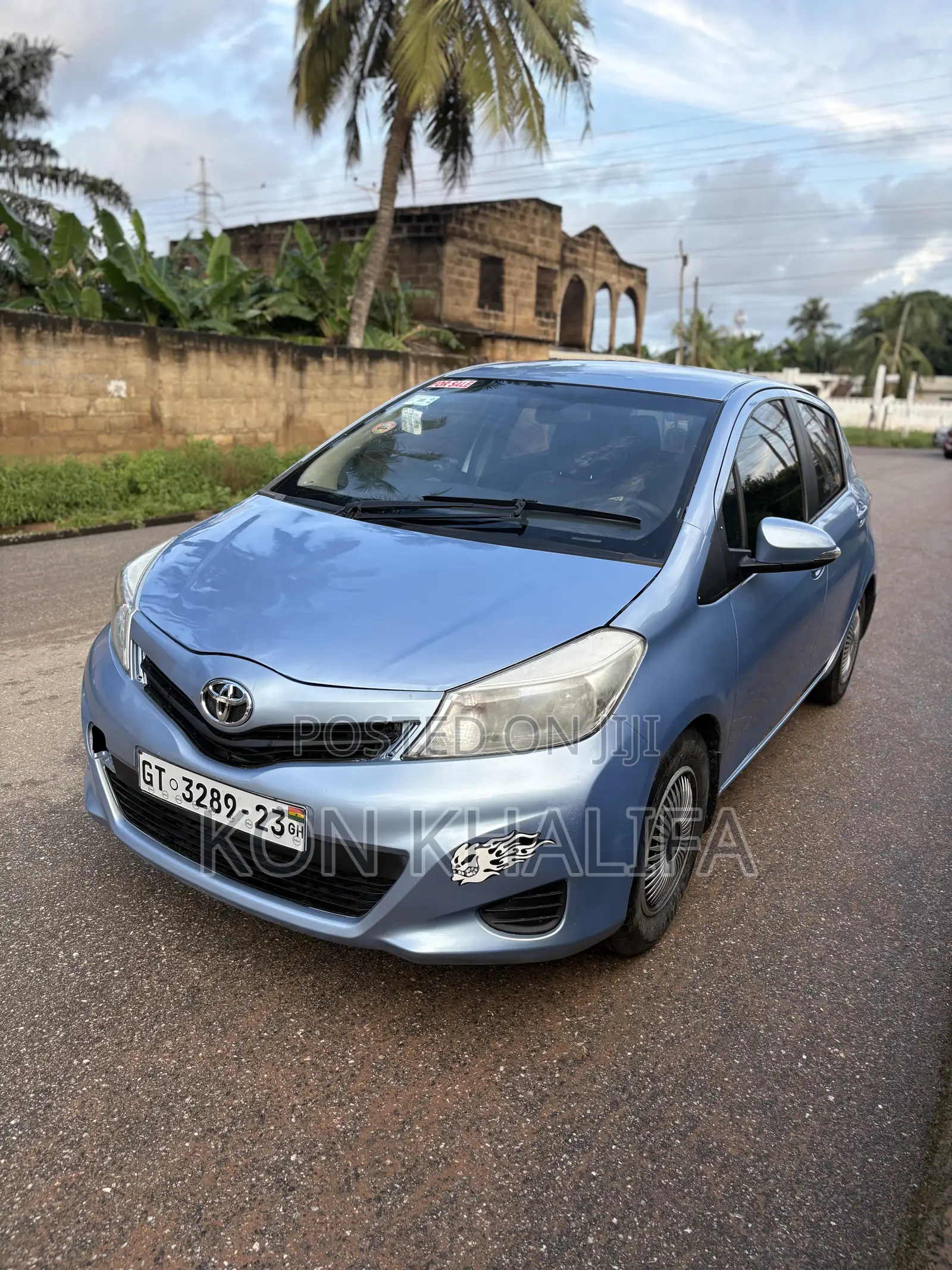 Toyota Vitz 1.3 FWD 5dr 2012 Blue