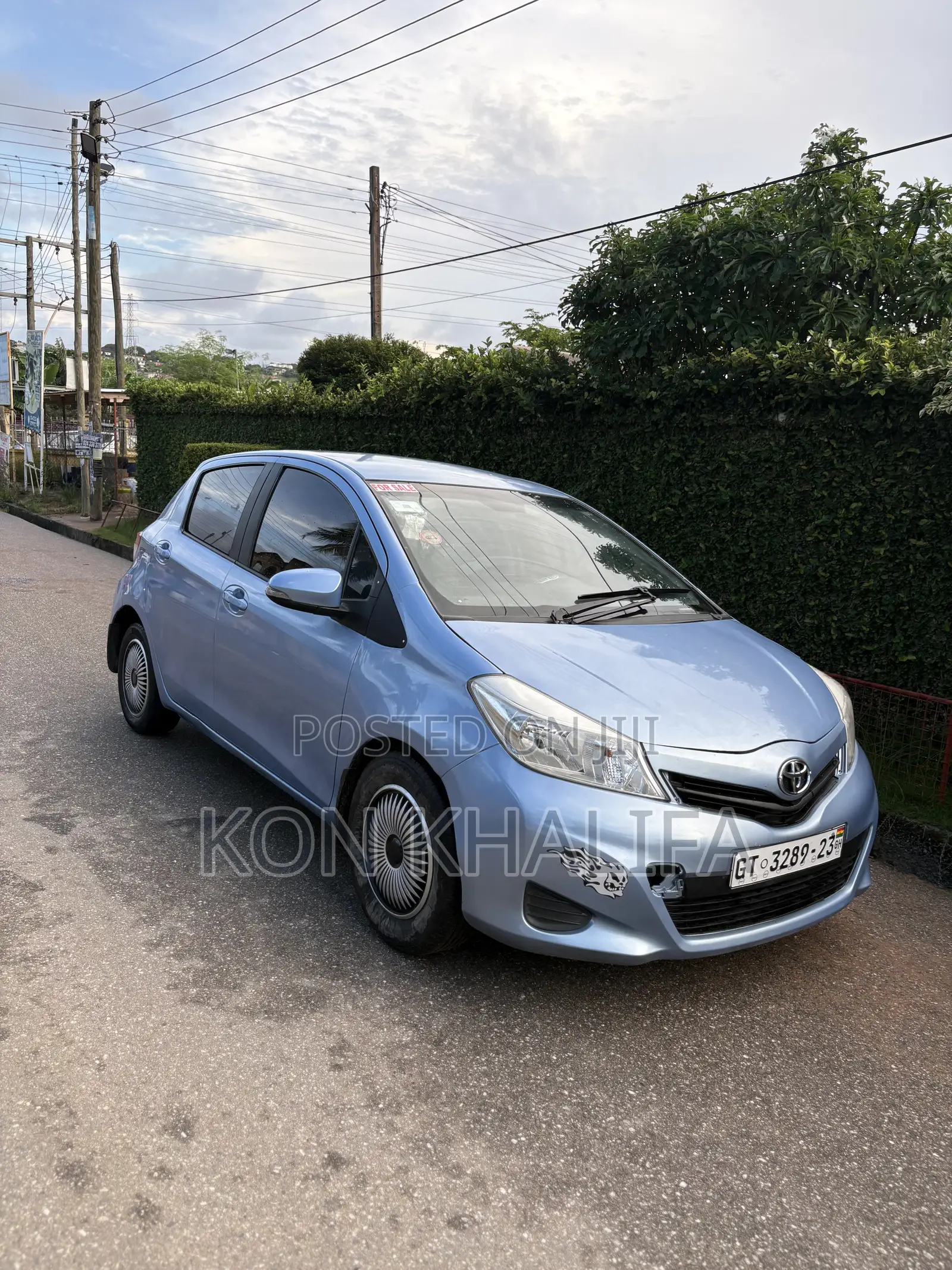 Toyota Vitz 1.3 FWD 5dr 2012 Blue