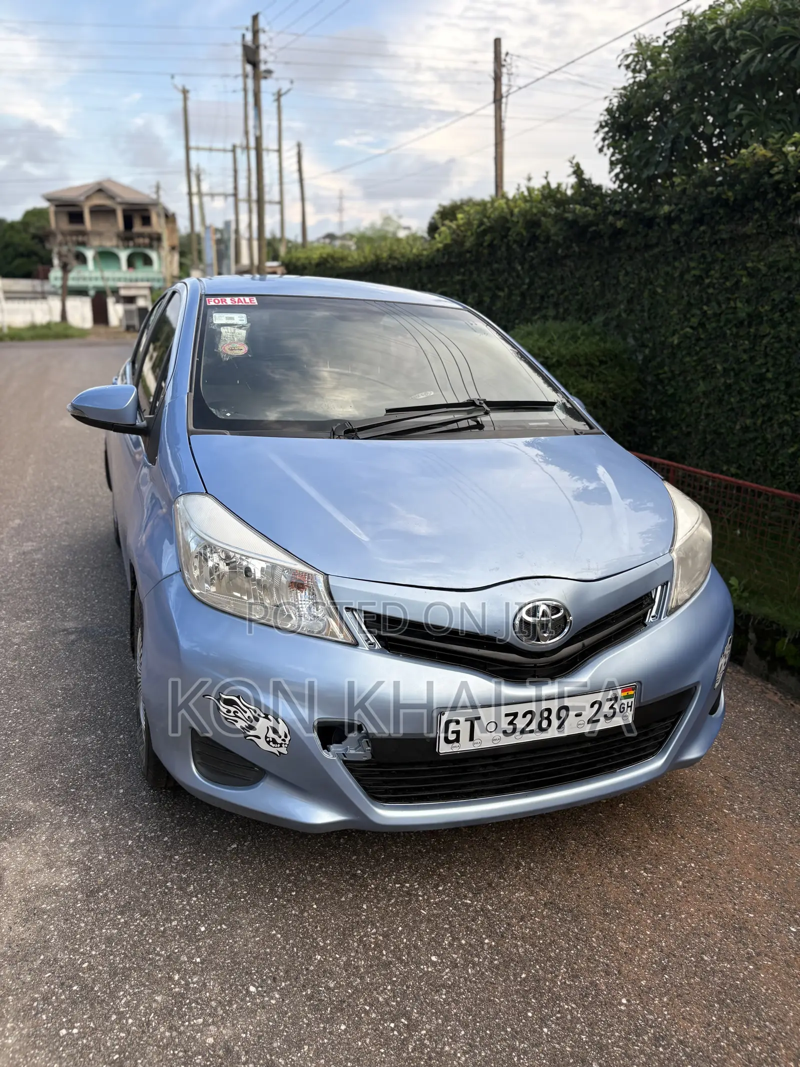Toyota Vitz 1.3 FWD 5dr 2012 Blue