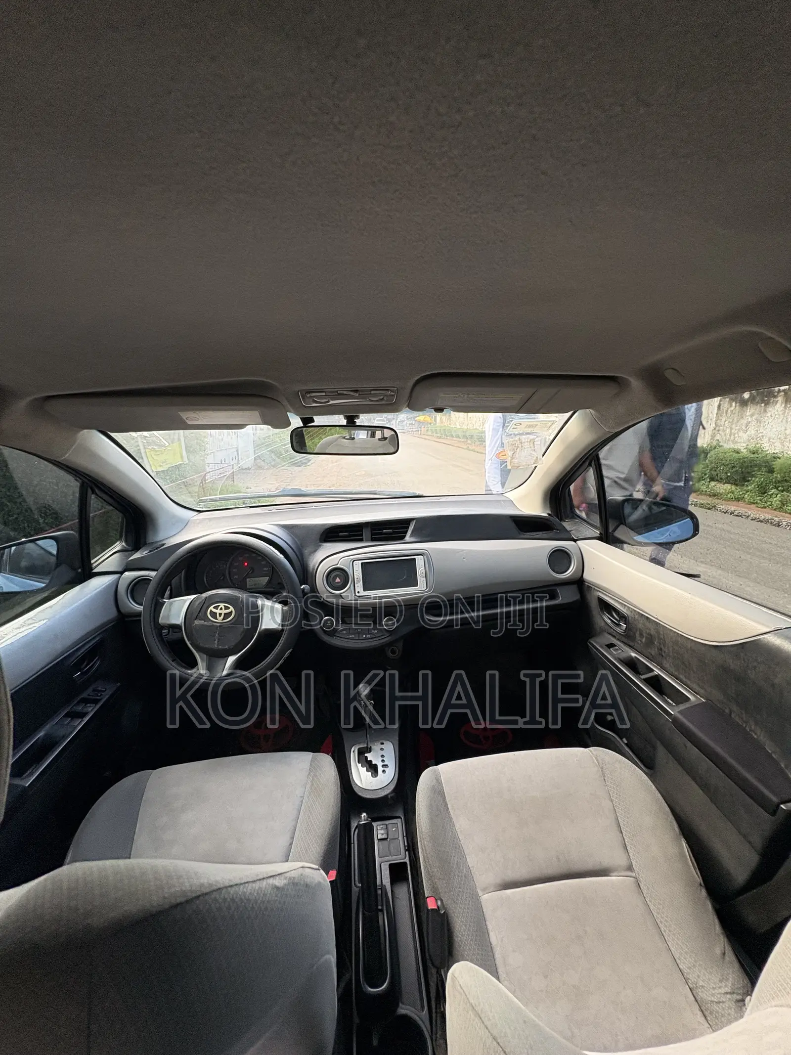 Toyota Vitz 1.3 FWD 5dr 2012 Blue