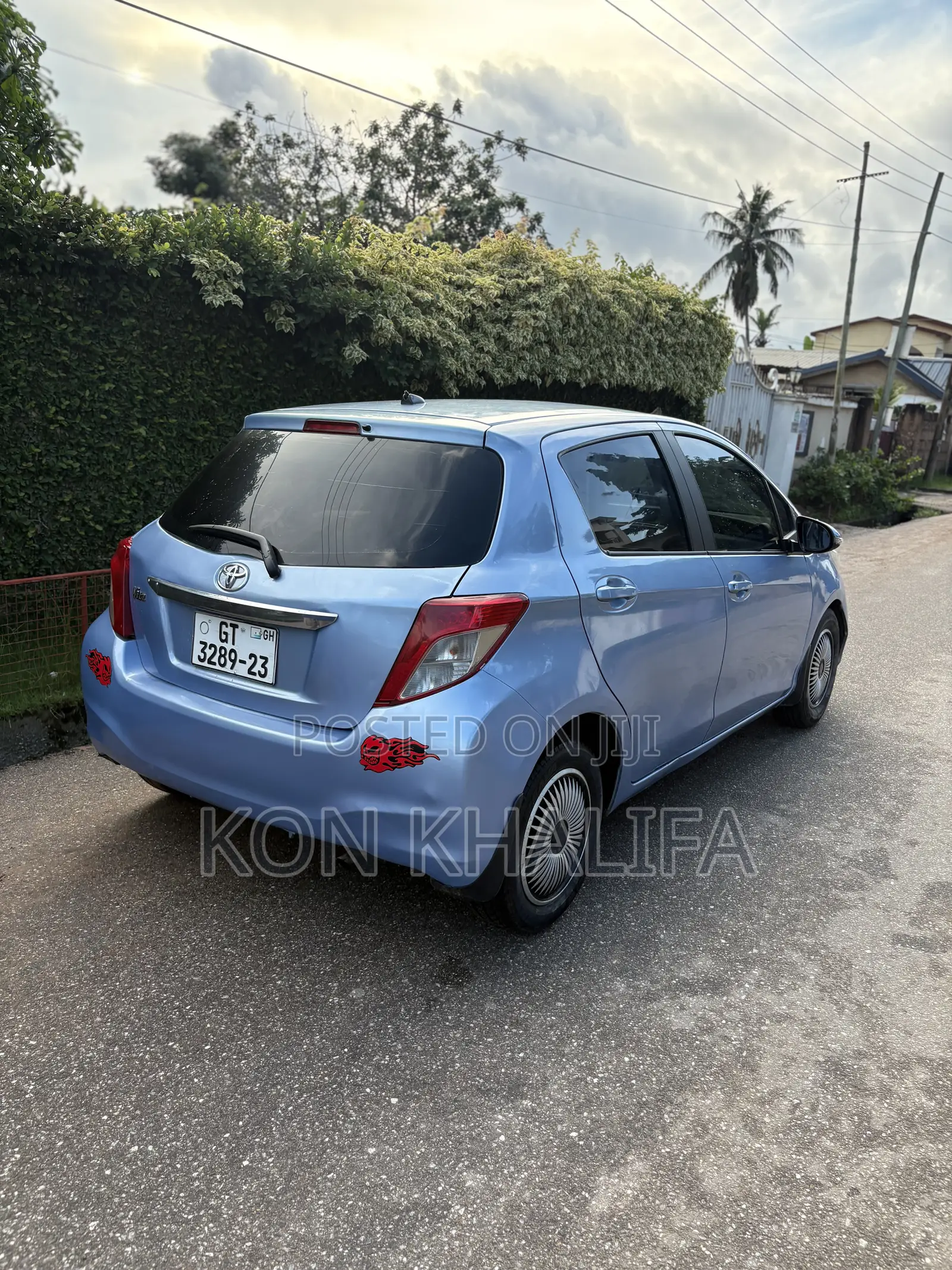 Toyota Vitz 1.3 FWD 5dr 2012 Blue
