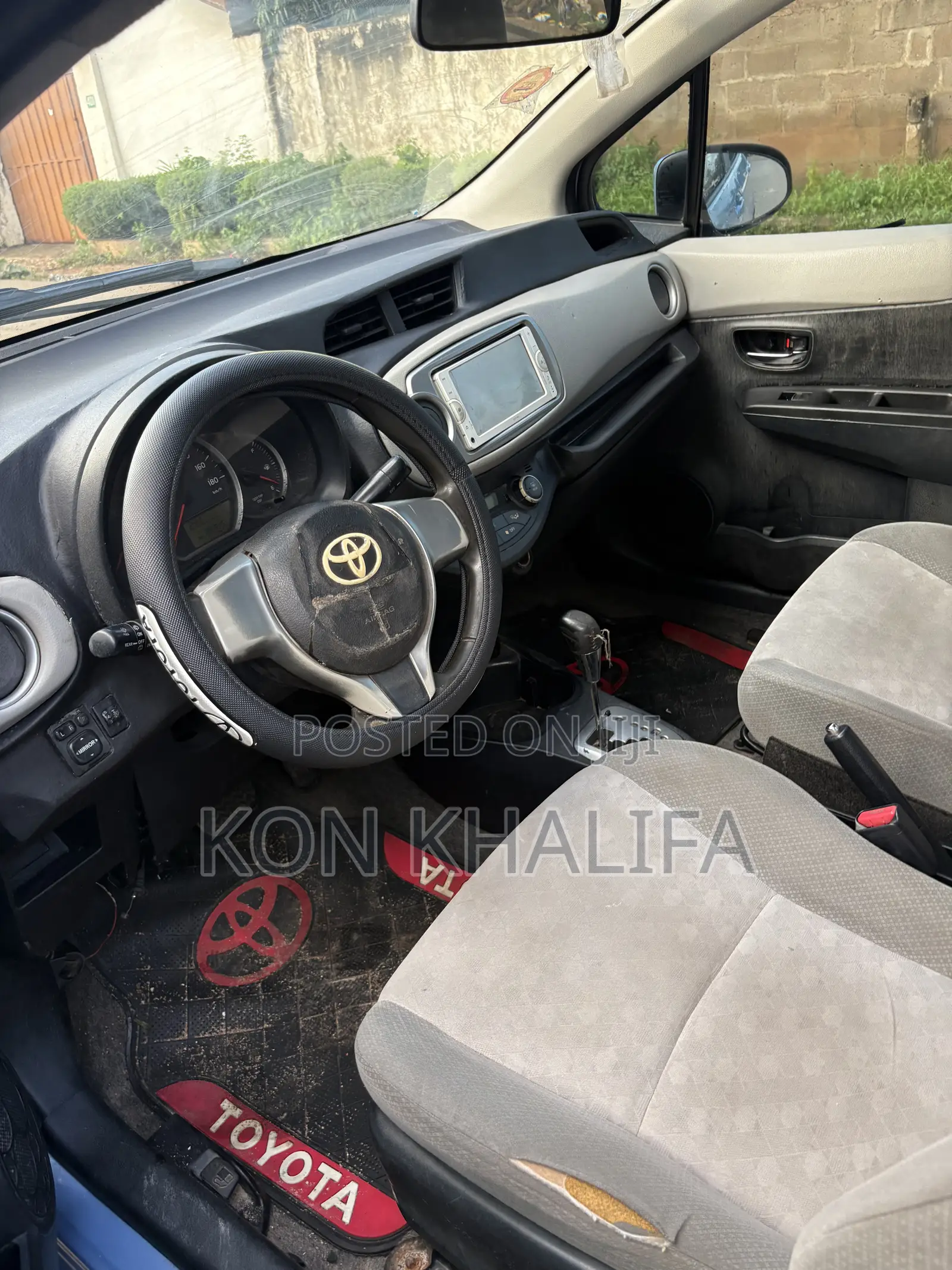 Toyota Vitz 1.3 FWD 5dr 2012 Blue