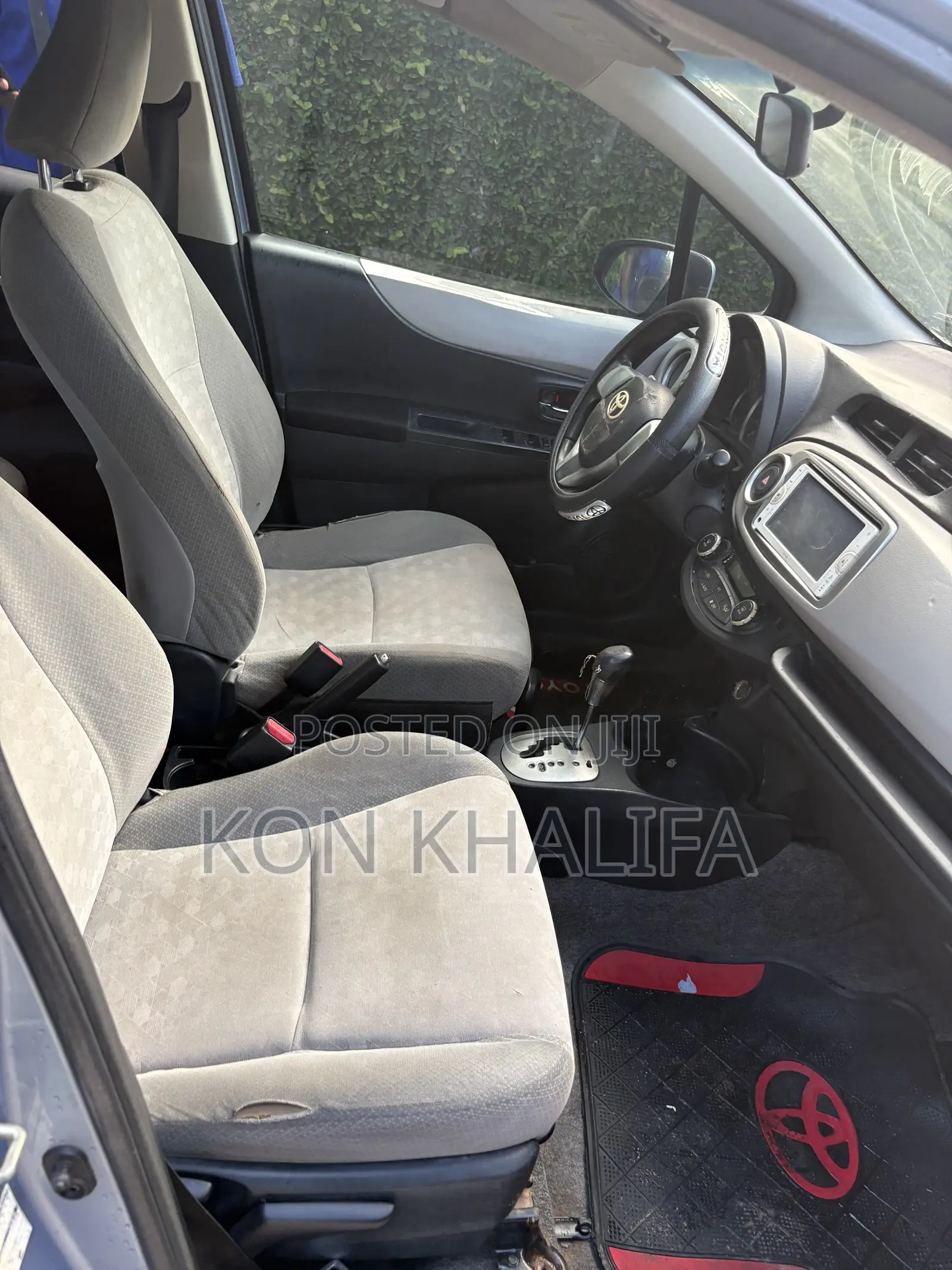 Toyota Vitz 1.3 FWD 5dr 2012 Blue