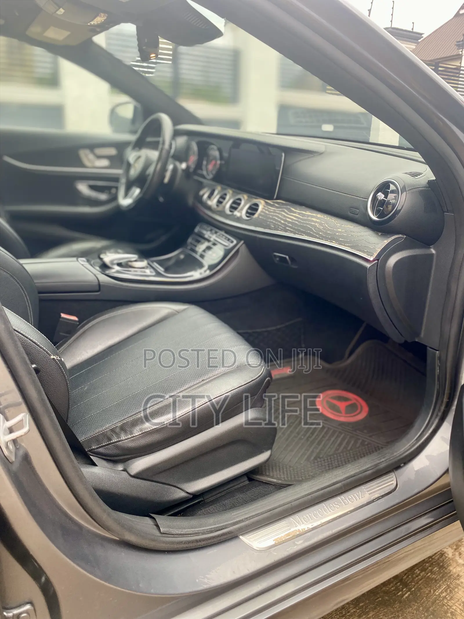 Mercedes-Benz E300 4Matic AWD Sedan (2.0L 4cyl 9A) 2017 Gray