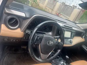 Toyota RAV4 2018 White