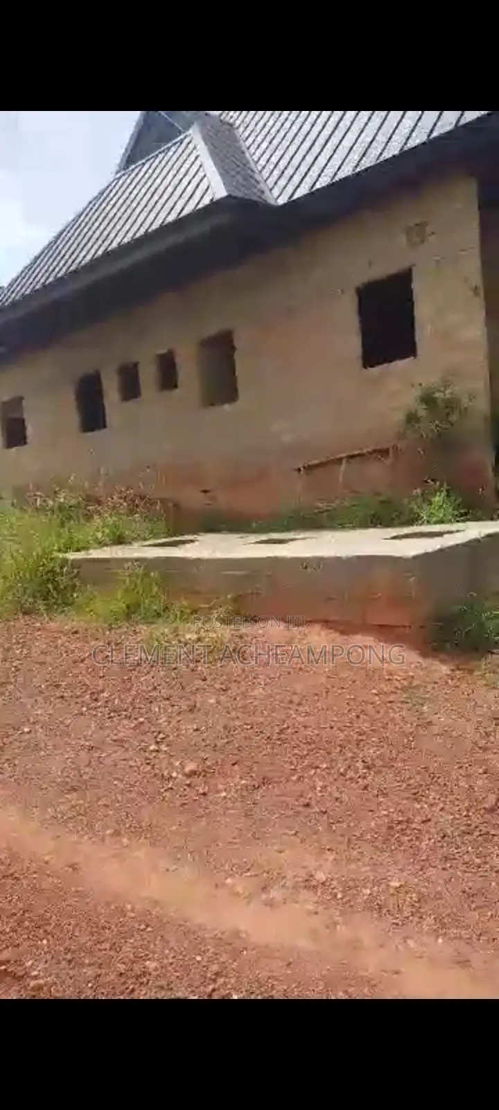 8bdrm Apartment in Sunyani West for sale