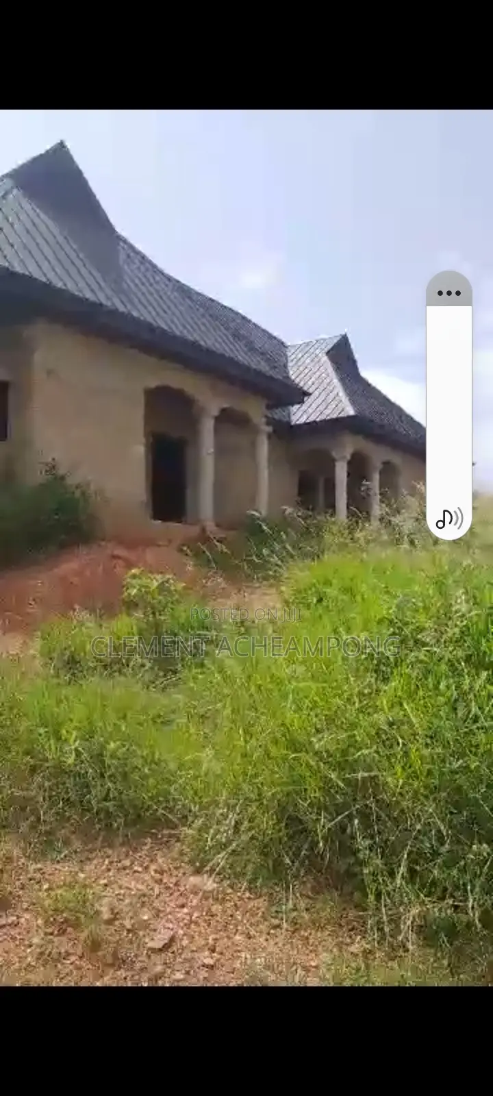 8bdrm Apartment in Sunyani West for sale