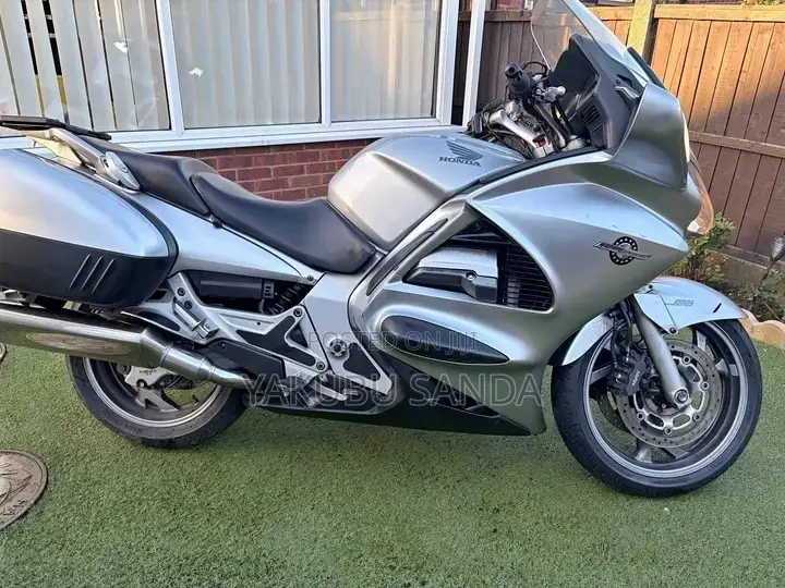 BMW R1200 RT 2009 White