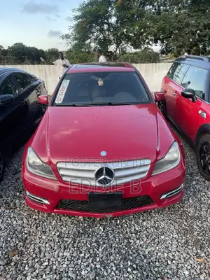 Mercedes-Benz C250 2013 Red