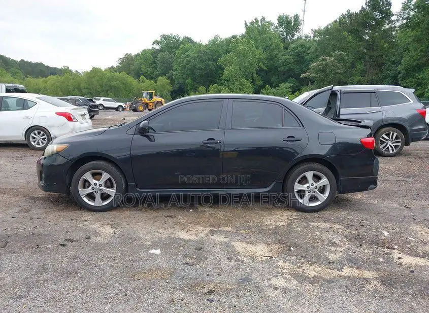 Toyota Corolla 2013 Black