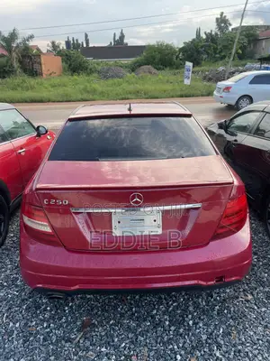 Mercedes-Benz C250 2013 Red