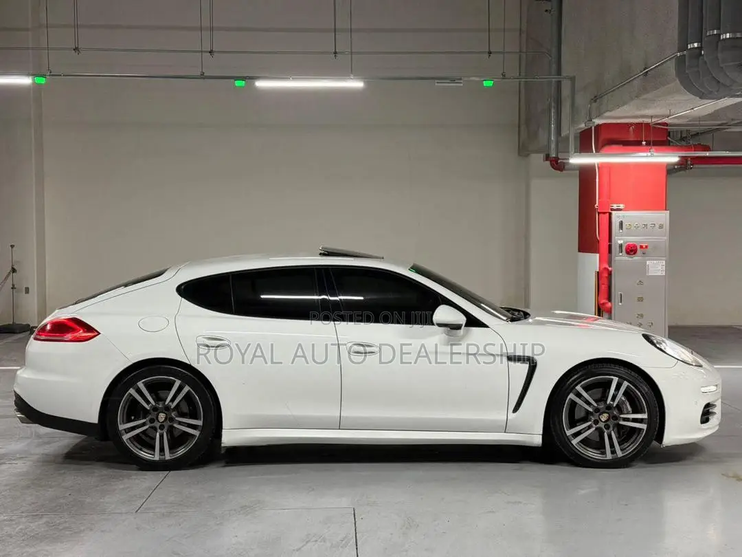 Porsche Panamera 2014 White