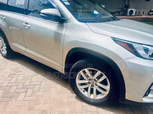 Toyota Highlander 2015 Beige