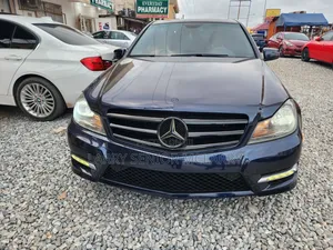 Mercedes-Benz C250 2014 Blue