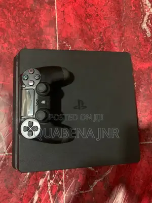 Play Station 4 (Slim) for Sale