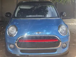 Mini Cooper 2017 Blue