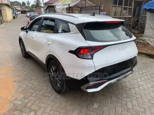 Kia Sportage 2024 White