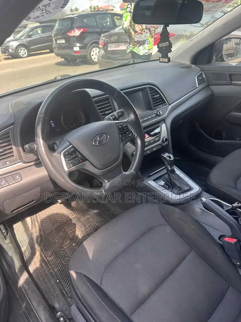 Hyundai Elantra 2018 Black